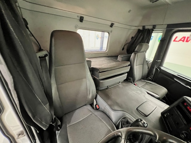 Scania P370 8×4 Sleeper Cab Skip Loader