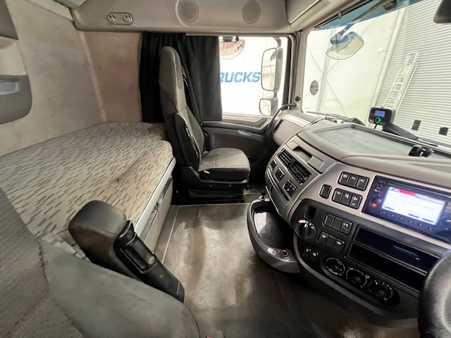DAF XF 460 4×2 Super Space Cab Tractor Unit