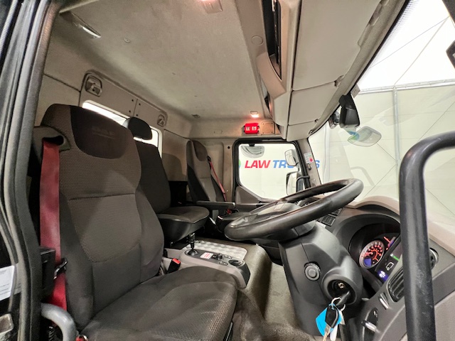 DAF LF 260 4×2 Rest Cab Tractor Unit