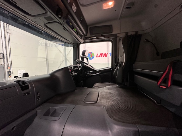 Scania P250 4×2 Sleeper Cab Fridge Box
