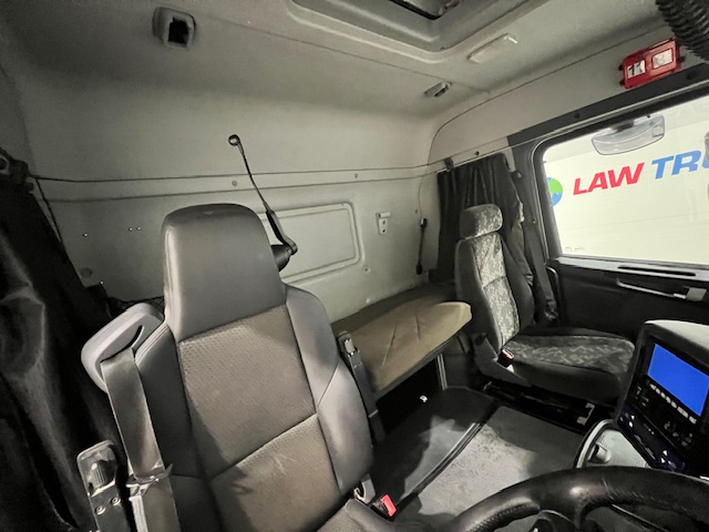Scania R410 8×4 Sleeper Cab Bulk Tipper