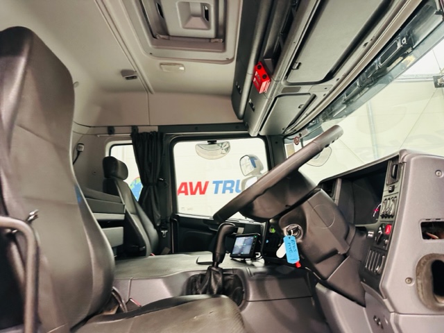 Scania P250 4×2 Sleeper Cab Box Van Manual