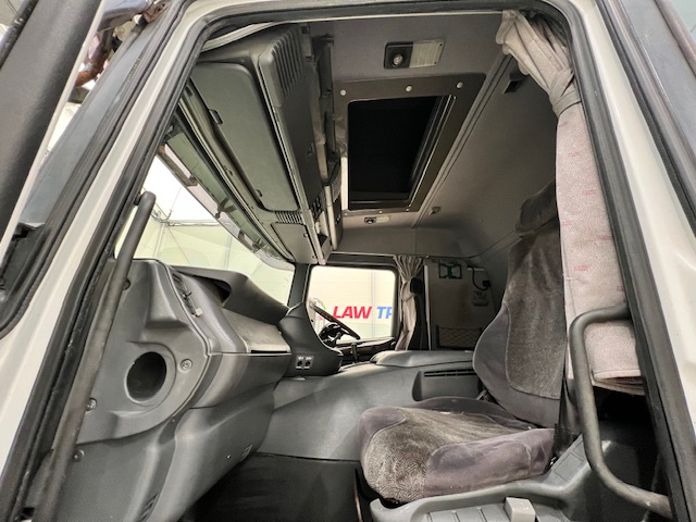 Scania P94 220 4×2 Sleeper Cab Box Van Manual