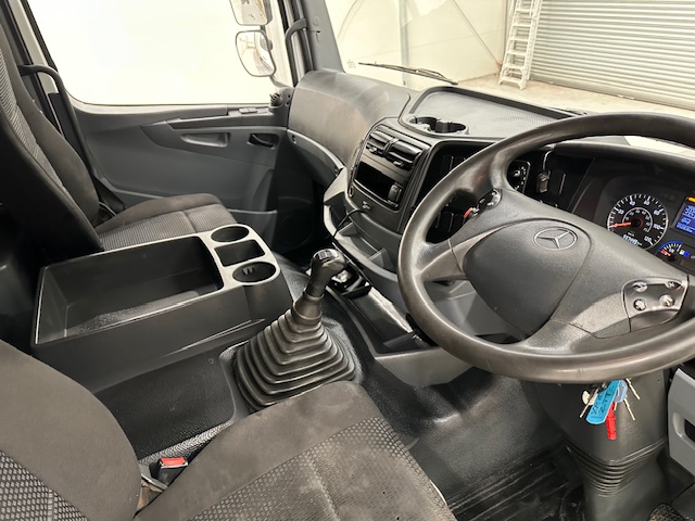 Mercedes Axor 1824 Day Cab Curtainsider Manual