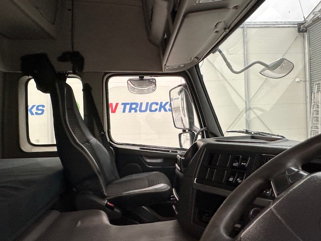 Volvo FM 450 6×2 Midlift Tractor Unit