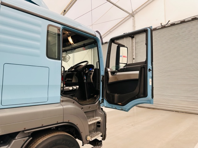 MAN TGS 26.360 6×2 Sleeper Cab Box Van