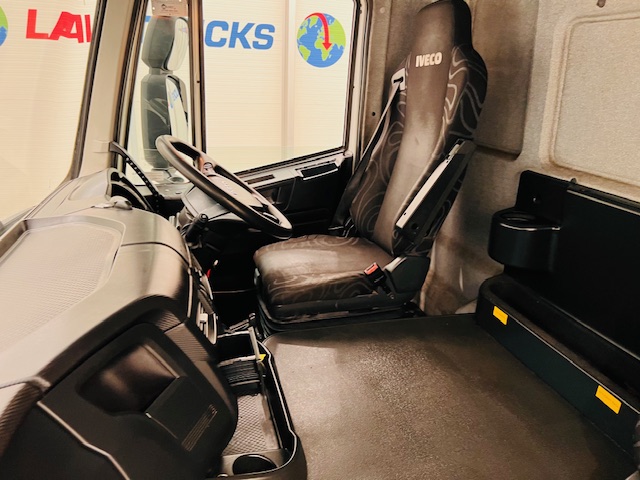 Iveco Stralis 310 AT Euro 6 6×2 Box Van