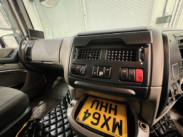 DAF XF105 460 6×2 Space Cab Tractor Unit