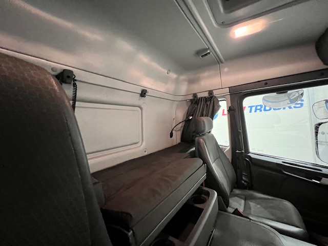 Scania P250 4×2 Sleeper Cab Fridge Box