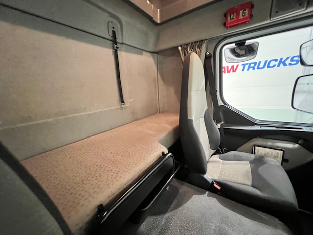 Renault Midlum 190 Sleeper Cab Box Van