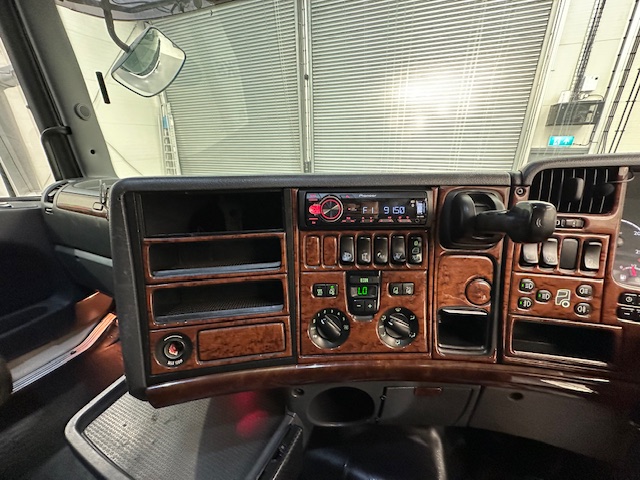 Scania R580 6×2 10 Tyre Rear Lift Tractor Unit PTO