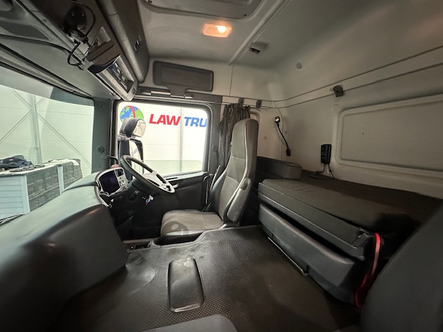 Scania P250 4×2 Sleeper Cab Fridge Box
