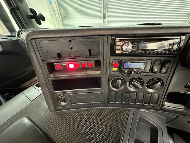 Scania P250 4×2 Day Cab Skip Loader