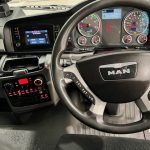 MAN TGM 18.250 4×2 Sleeper Cab Curtainsider - thumbnail