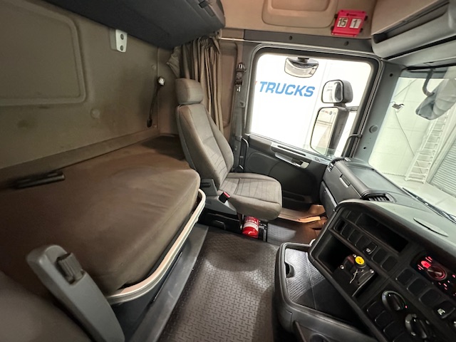 Scania R450 6×2 Rear Lift Highline Tractor Unit PTO