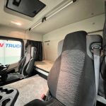 Mercedes Actros 1824 4×2 Sleeper Cab Curtainsider - thumbnail