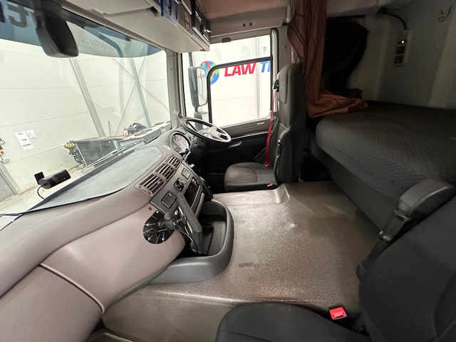 DAF CF 340 6×2 Sleeper Cab Rear Lift Dropside