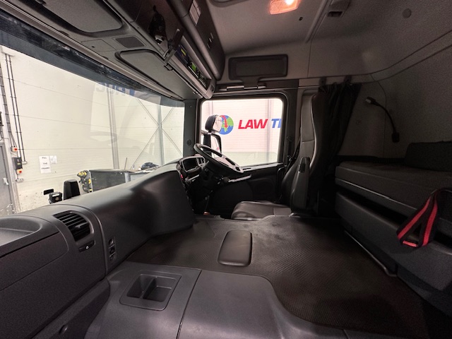 Scania P250 4×2 Sleeper Cab Fridge Box
