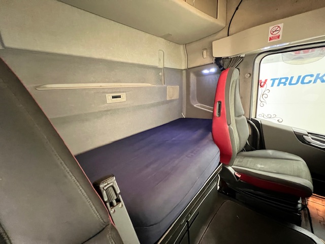 Volvo FH 500 6×2 Sleeper Cab Midlift Tractor Unit