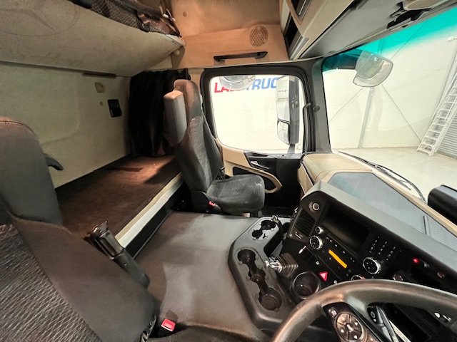 Mercedes Actros 1824 4×2 Sleeper Cab Fridge Box
