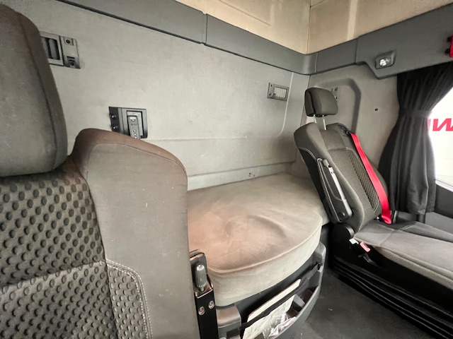 Renault T480 6×2 Midlift Tractor Unit