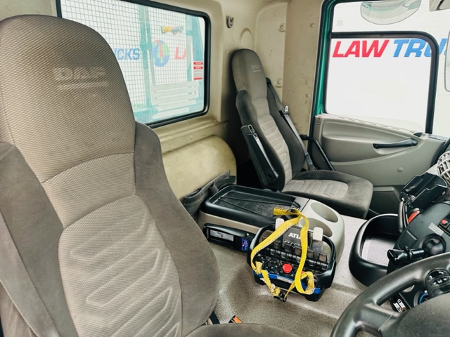 DAF CF75 310 Rear Lift Day Cab Dropside Brick Grab