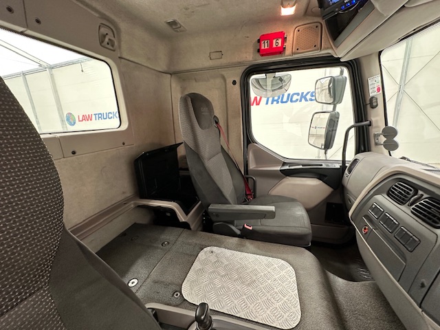 DAF LF 260 4×2 Rest Cab Tractor Unit