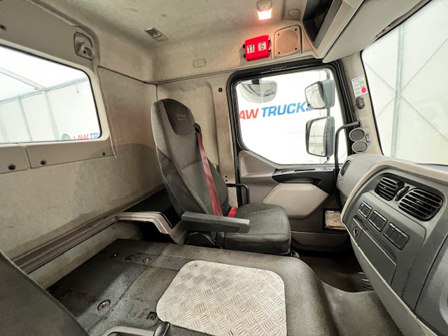 DAF LF 260 4×2 Rest Cab Tractor Unit