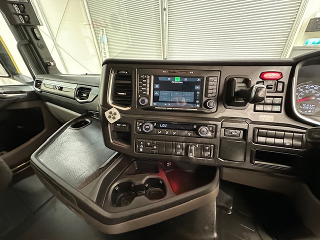 Scania S450 6×2 Midlift Highline Tractor Unit