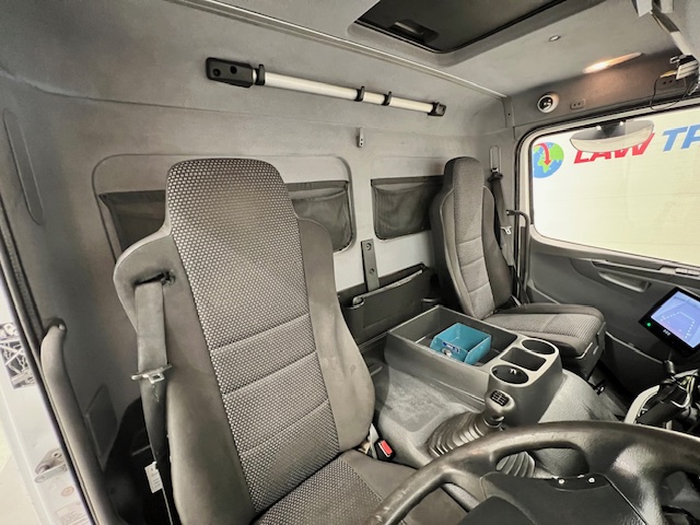 Mercedes Axor 1824 Day Cab Fridge Box
