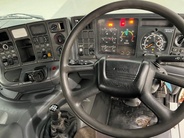Scania 114 340 6×2 Sleeper Cab Beavertail