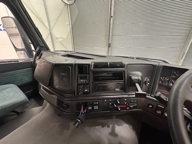 Volvo FM12 340 Rear Lift Sleeper Beavertail