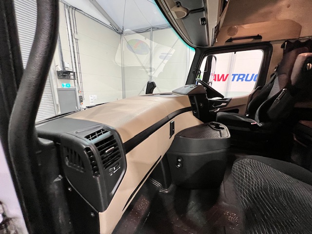 Mercedes Actros 2545 6×2 Midlift Tractor Unit
