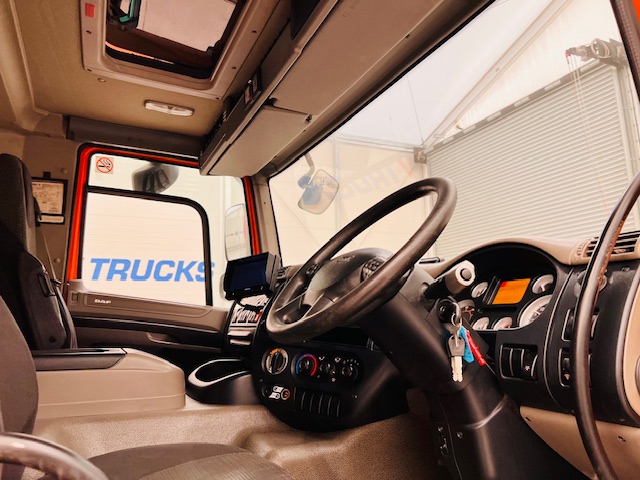 DAF CF75 310 6×2 Rear Lift Day Cab Curtainsider