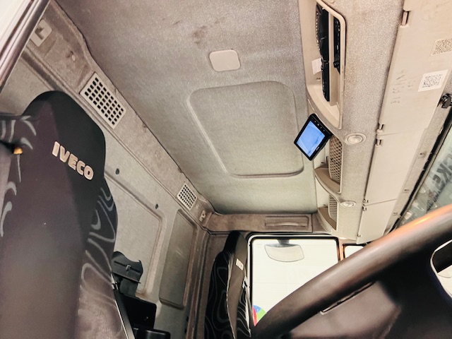 Iveco Stralis 310 AT 6×2 Box Van