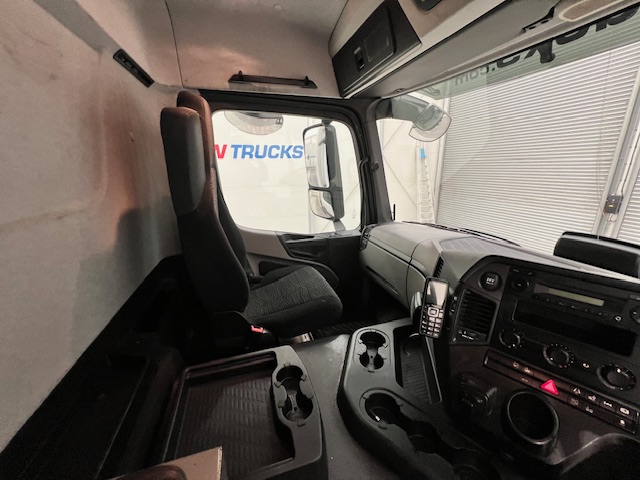 Mercedes Actros 2532 6×2 Rear Lift Day Cab Fridge Box