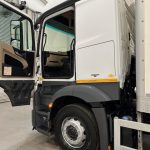 Mercedes Actros 1830 Sleeper Cab Box Van - thumbnail