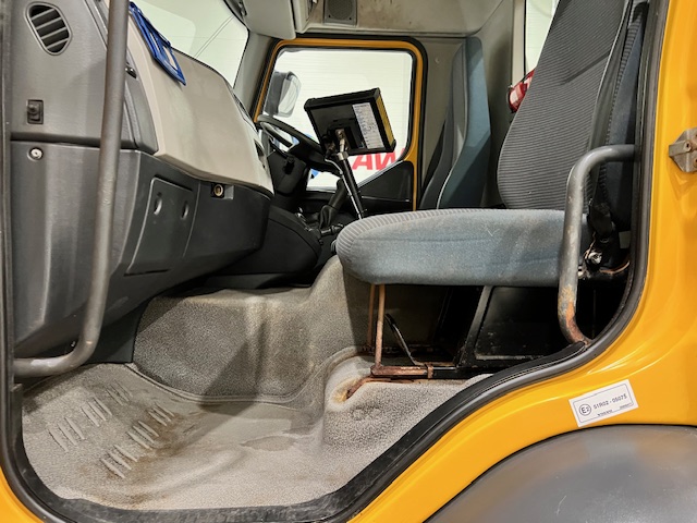 Volvo FE 240 4×2 Day Cab Gritter