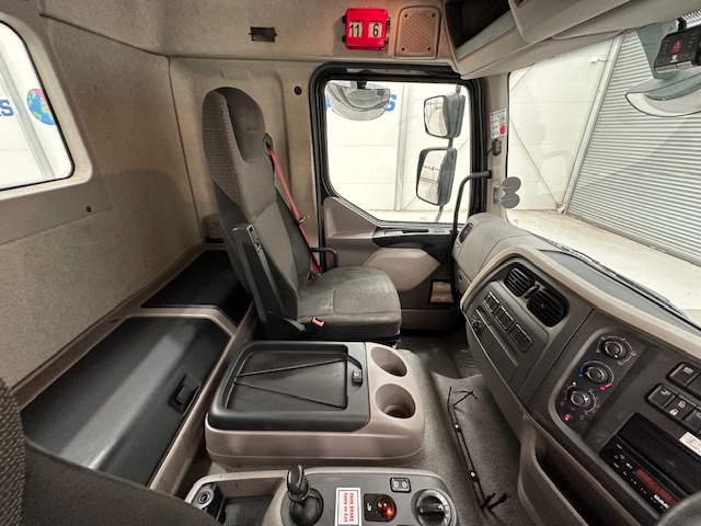 DAF LF 260 4×2 Urban Tractor Unit Trailer