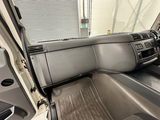 DAF CF 310 Sleeper Cab Curtainsider