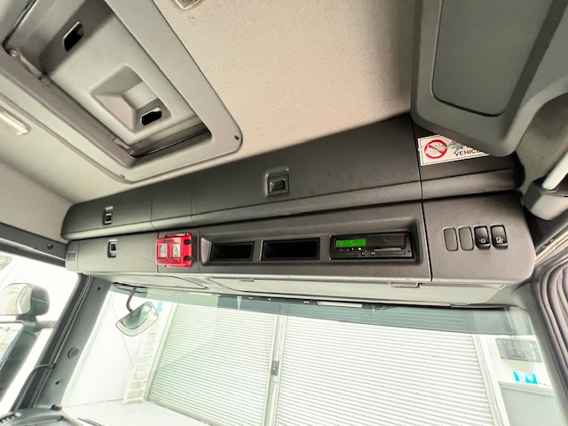 Scania P320 6×2 10 Tyre Sleeper Cab Dropside