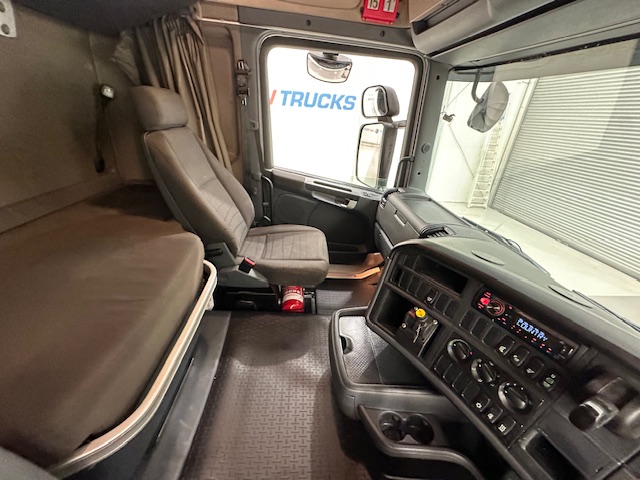 Scania R450 6×2 Rear Lift Highline Tractor Unit PTO