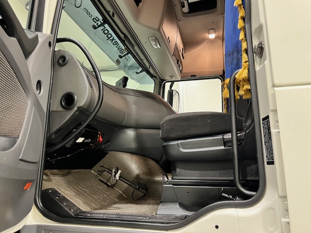 DAF XF 460 6×2 Space Cab Tractor Unit