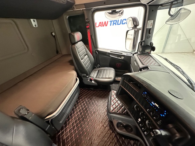 Scania R450 6×2 Highline Midlift Tractor Unit