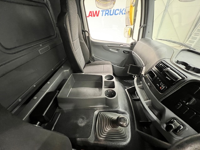 Mercedes Axor 2529 Rear Lift Brick Grab Manual