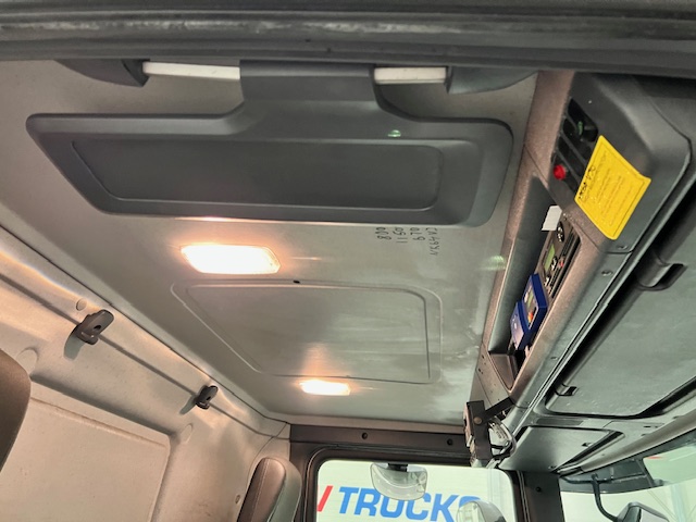 Scania P280 6×2 Rear Lift Day Cab Fridge Box