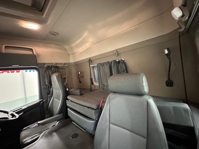 Scania P280 4×2 Sleeper Cab Box Van