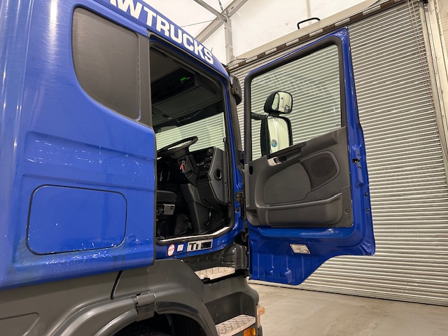Scania R420 6×2 Rear Lift Brick Grab Drawbar