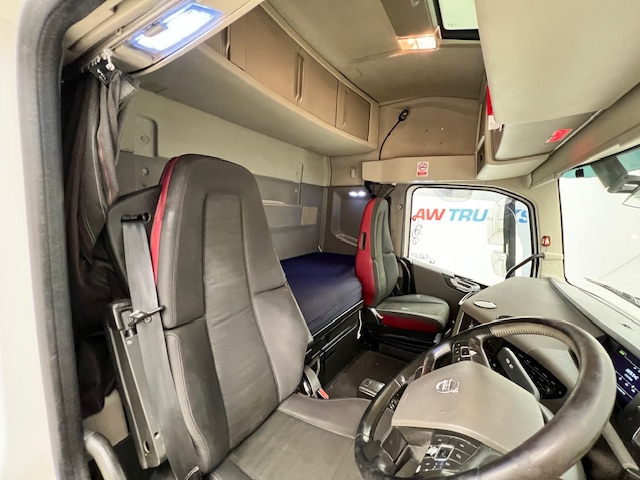 Volvo FH 500 6×2 Sleeper Cab Midlift Tractor Unit