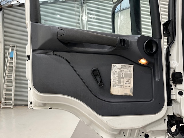 Scania P94 230 Sleeper Cab Curtainsider